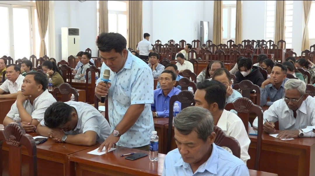 Hội viên nông dân phát biểu ý kiến